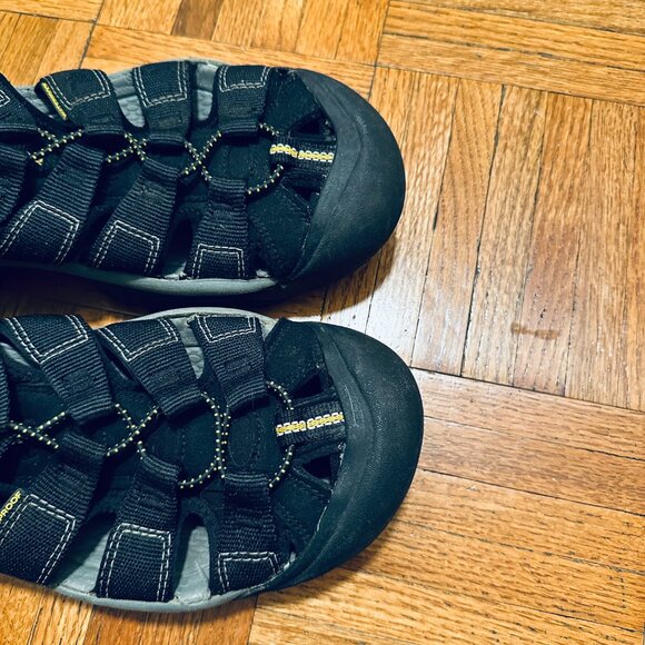 Men\'s Keen Newport  Closed Toe Water Sandal US 8.5 main image 5